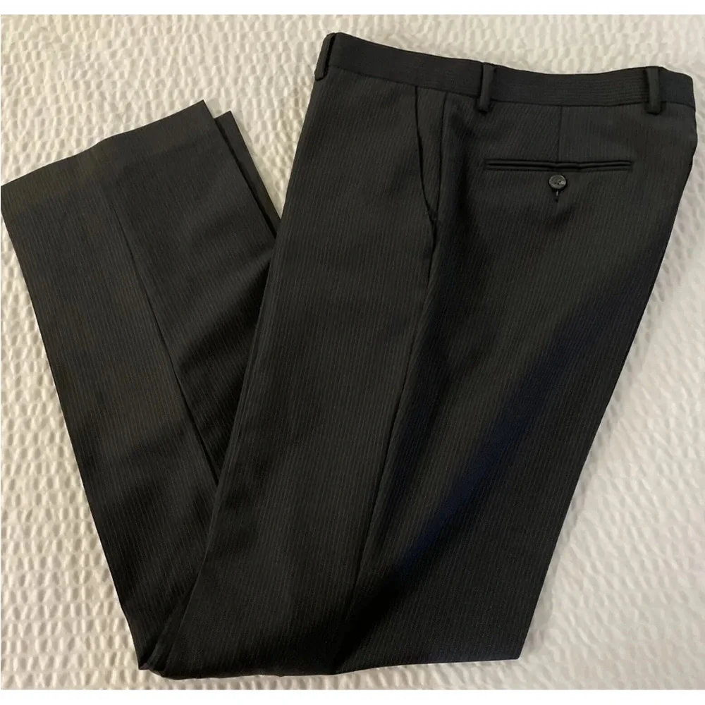 CHAPS‎ Fine stripe Flat Front Suit In Charcoal Size 42 L